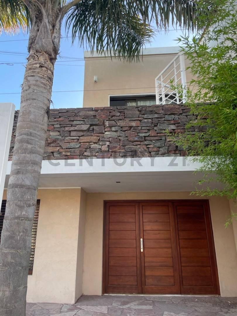 Venta Importante Casa de 6 Ambientes en Zona San Carlos