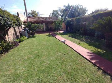 Casa · 147m² · 3 Ambientes · 1 Cochera · Venta Casa A/ Crédito 2 Dorm, Garage, Quincho, Parque