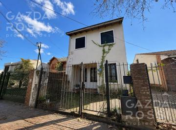 Casa · 119m² · 6 Ambientes · 1 Cochera · Casa en Venta Jose Marmol
