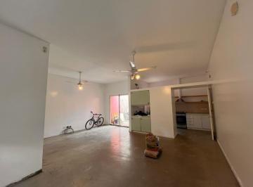 Casa · 140m² · 5 Ambientes · Casa de 3 Dorm.