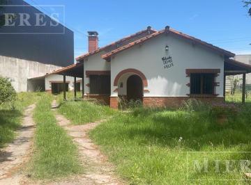Casa · 300m² · Lote con Vivienda a Refaccionar en Alquiler en Ingeniero Maschwitz