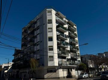 Departamento de 3 ambientes, Floresta · Departamento 3 Ambientes Al Frente con Balcon y Cochera