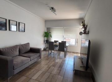 Departamento · 42m² · 2 Ambientes · Bellísimo 2amb. Reciclado a Nuevo, Balcón Al Contrafrente, Todo Luz.