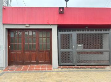 Casa · 70m² · 4 Ambientes · 1 Cochera · Venta Casa - Centro I