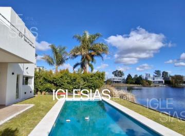 Casa · 256m² · 5 Ambientes · 1 Cochera · Casa en Venta Al Lago, Suite en Pb, en Los Alisos, Nordelta