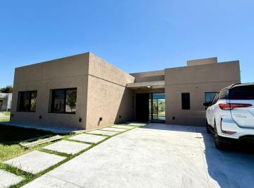 Casa · 159m² · 5 Ambientes · Casa en Alquiler en Santo Tomas, Derqui, Pilar