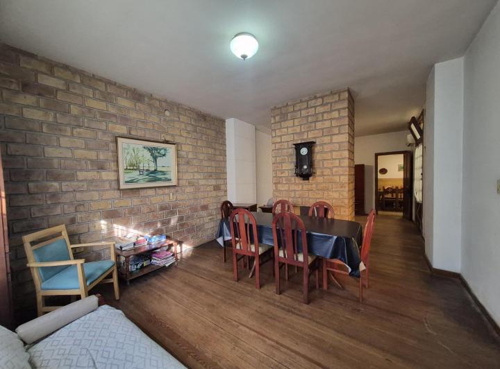 Casa · 153m² · 6 Ambientes · 1 Cochera