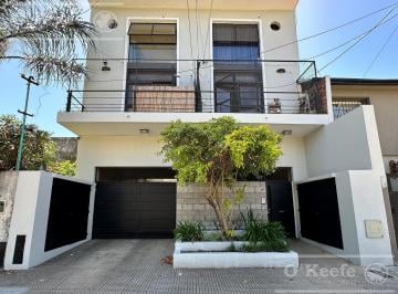 Departamento · 60m² · 3 Ambientes · 1 Cochera · Departamento en Venta 3 Ambientes Bernal con Cochera