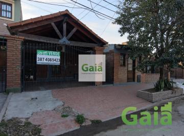 Casa · 244m² · 5 Ambientes · 2 Cocheras · Casa B° San Nicolas