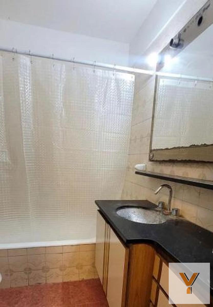 Departamento 2 dorm, 80m² con balcón — Centro