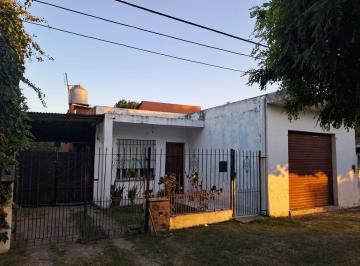 Casa · 70m² · 5 Ambientes · 2 Cocheras · Casa 3 Ambientes en Venta en Monte Grande