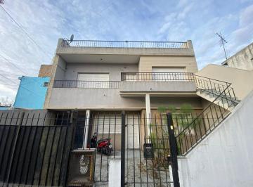 Departamento · 70m² · 3 Ambientes · Departamento Tipo Casa en Alquiler