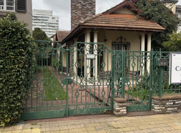 frente · Casa en Olivos