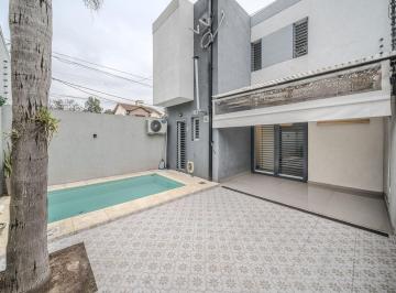Casa · 70m² · 3 Ambientes · 1 Cochera · Venta Duplex 3 Amb en Ituizango C/pileta y Cochera