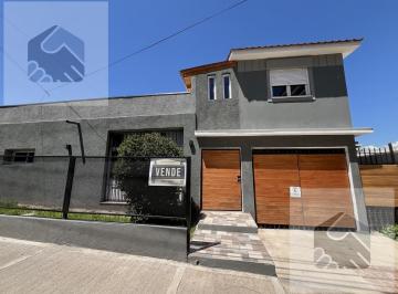Casa · 120m² · 6 Ambientes · 1 Cochera · Casa Luciano