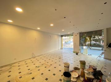 LOCAL · Excelente Local C/ Sótano Apto Todo Rubro, 2 Baños, en La Mejor Cuadra de Parque Chacabuco