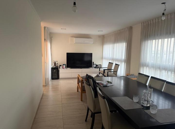 Departamento · 190m² · 5 Ambientes · 2 Cocheras