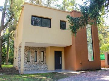 Casa · 138m² · 4 Ambientes · 2 Cocheras · Venta Casa 4 Amb Parque Leloir Apto Credito