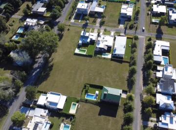 Terreno · 527m² · Terreno en Venta. Las Casuarinas. 527 m²