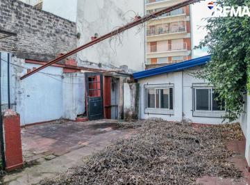 Casa · 179m² · 4 Ambientes · 1 Cochera · Venta Casa Lote Propio Local + Garage Balvanera