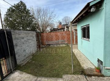 Departamento · 60m² · 2 Ambientes · 2 Cocheras · Departamento en Alquiler Tipo Casa con Patio y Entrada de Autos - Moron Sur
