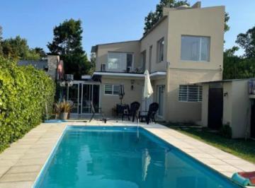 Casa · 170m² · 5 Ambientes · 1 Cochera · Mar del Plata Barrio Las Margaritas - Carlos Calvo 1071 Hermoso Chalet Minimalista 5 Ambientes, Parq