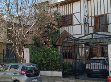 Casa · 192m² · 5 Ambientes · 1 Cochera · Venta Casa 3 Dorm. Pileta Lote Propio Monte Castro
