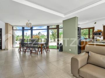 Casa · 169m² · 5 Ambientes · 2 Cocheras · Casa en Venta Vista Al Golf en Larena Cc, Pilar. Oportunidad