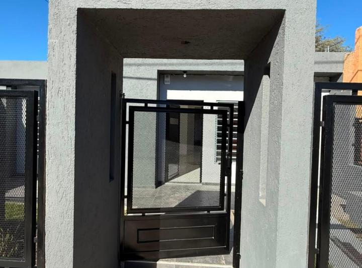 Casa · 250m² · 7 Ambientes · 2 Cocheras