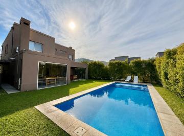 Casa · 205m² · 5 Ambientes · 2 Cocheras · Casa en Alquiler en Tipas, Nordelta, Tigre