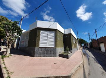 Casa · 120m² · 3 Ambientes · 1 Cochera · Casa en Barrio El Mirador