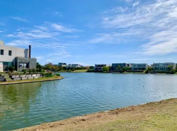 Terreno · 941m² · Lote en Venta en Lagos del Golf, Nordelta