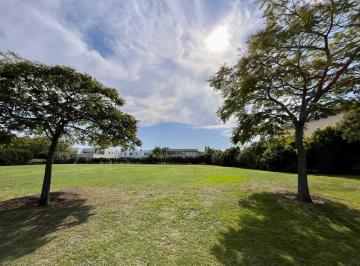 Terreno · 1229m² · Lote en Venta en El Golf Nordelta - con Financiación!