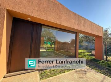 Casa · 90m² · 8 Ambientes · 1 Cochera · Venta Casa 2 Dorm. Villa Catalina Apto Credito
