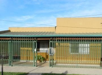 Casa de 5 ambientes, Ciudad de Santa Fe · Se Alquila Propiedad con 3 Habitaciones en Santa Fe