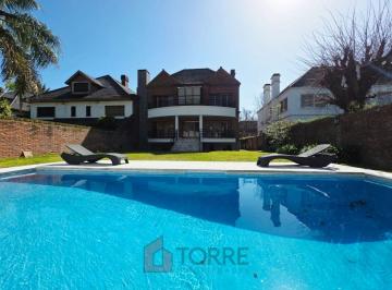 Casa · 560m² · 6 Ambientes · 2 Cocheras · Divina y Elegante Casa en Alquiler en Martínez, Walking Distance Colegio Lincoln