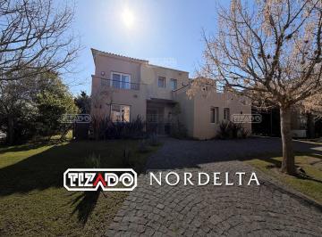 Casa · 256m² · 5 Ambientes · 1 Cochera · Casa en Venta Ubicado en Las Glorietas, Nordelta