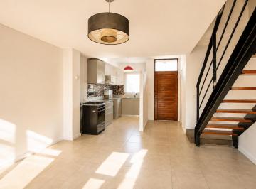 Casa · 113m² · 4 Ambientes · 1 Cochera · Duplex en Fincas de Iraola II