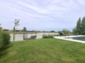 Casa · 239m² · 5 Ambientes · 3 Cocheras · Venta Casa 5 Ambientes en Barrio Privado San Sebastián, Pilar