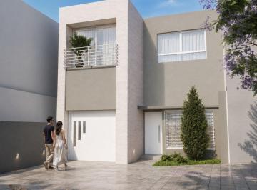 Casa · 155m² · 4 Ambientes · 1 Cochera · Casa en PH Venta Devoto 4 Amb – Parrilla - Jardín
