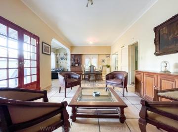 Casa · 175m² · 7 Ambientes · 1 Cochera · Casa 4 Dorm. Venta - La Lucila - Vias/maipu