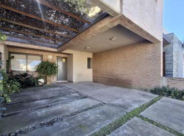 Casa de 4 ambientes, Córdoba · Venta Dúplex Claros Village - 3 Dorm - Pileta - Seguridad 24 Hs