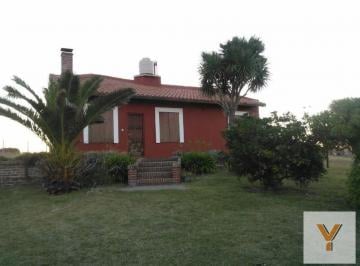Casa · 70m² · 4 Ambientes · Casa en Venta - 2 Dorm. 1 Baño - 792 m² - Miramar
