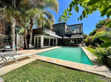 Casa · 281m² · 7 Ambientes · 1 Cochera · Casa en Venta en Santa Maria de Tigre