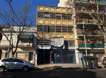 Bodega-Galpón · 700m² · Local y Depósito en Venta - Villa del Parque - Villa General Mitre
