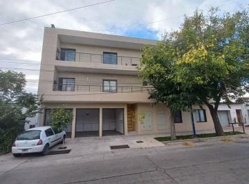 Departamento · 50m² · 2 Ambientes · 1 Cochera · Alquiler Dpto Amoblado Pb 1 Dormi Patio Cochera Gc