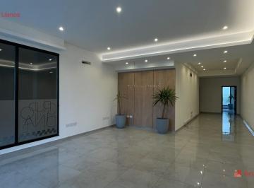 Local comercial · 94m² · 3 Ambientes · Local en Alquiler en Lujan, Humberto y San Martin, con Oficinas Privadas