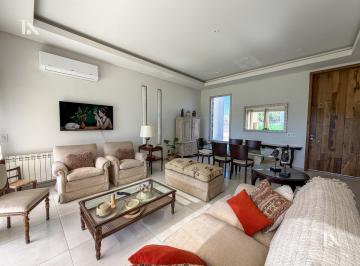 Casa · 189m² · 4 Ambientes · 2 Cocheras · Venta Casa 3 Dorm. Barrio Terrunos de Araoz, Russell, Maipu, Mendoza