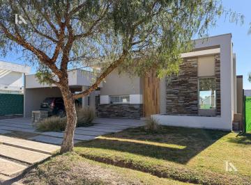 Casa · 189m² · 4 Ambientes · 2 Cocheras · Venta Casa 3 Dorm. Barrio Terrunos de Araoz, Russell, Maipu, Mendoza