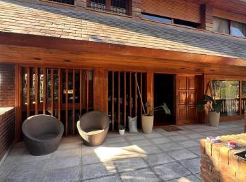 Casa · 412m² · 6 Ambientes · 2 Cocheras · Casa Chalet en Alquiler en Punta Chica, San Fernando, G. B. a. Zona Norte